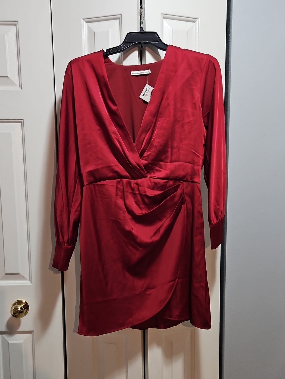 Abercrombie & Fitch Sliky Deep V-neck Dress